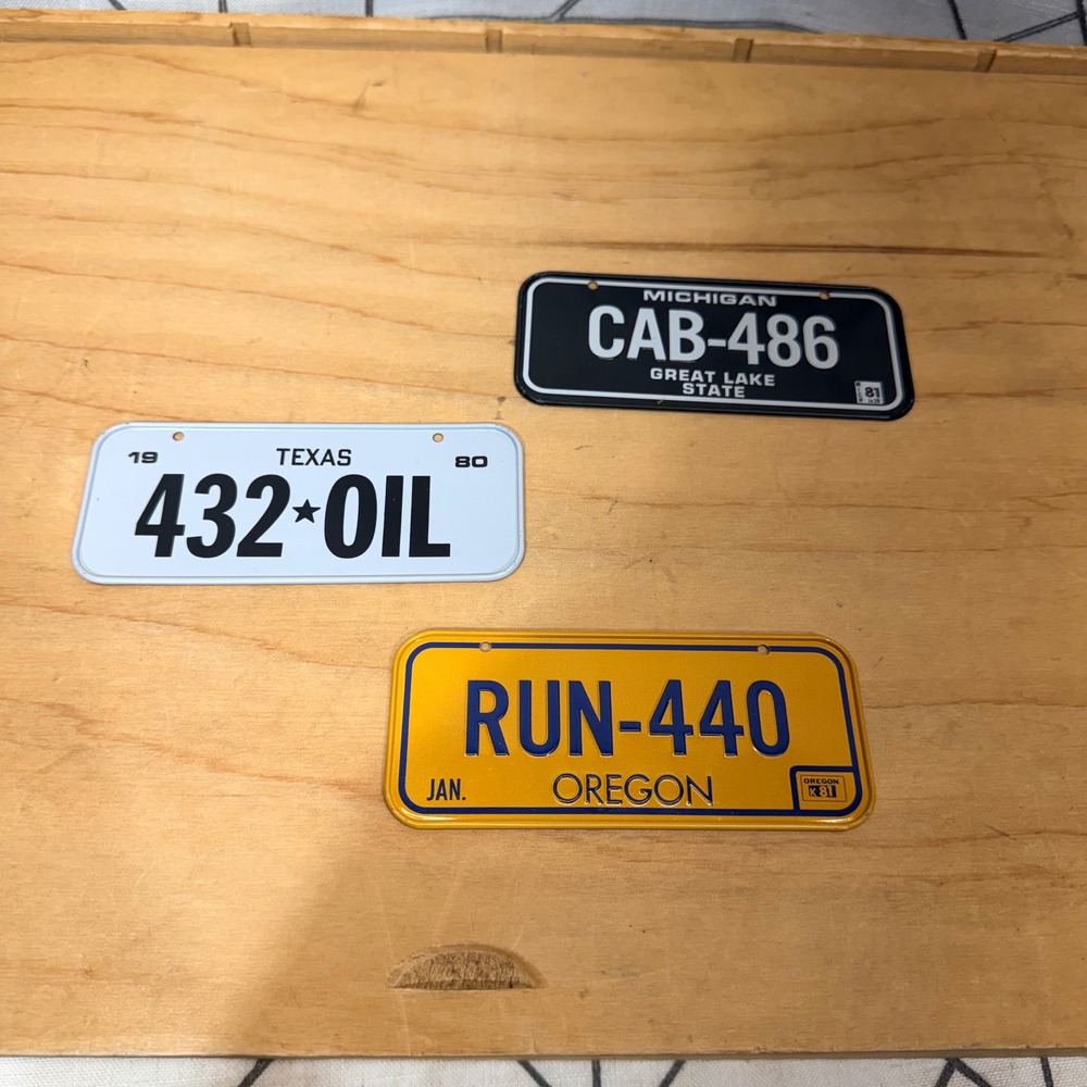 Lot Novelty Miniature License Plates Michigan Texas Oregon Run Oil Cab 1980s VTG